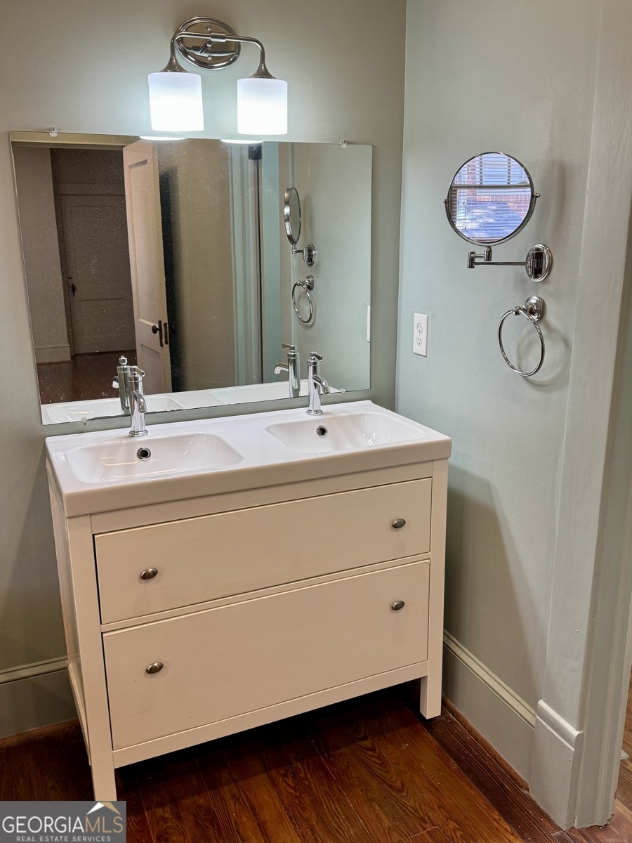 2482 Maple Street East Point - Photo 26