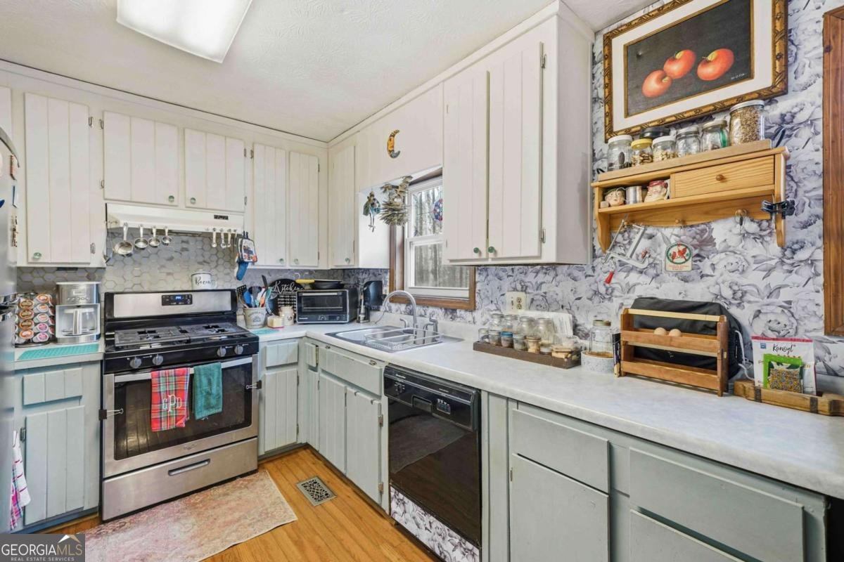 478 Victoria Road Woodstock - Photo 12