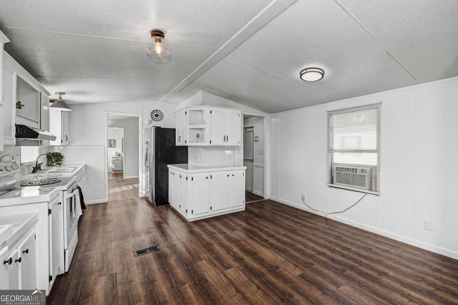 73 Lillian Circle Stockbridge - Photo 7