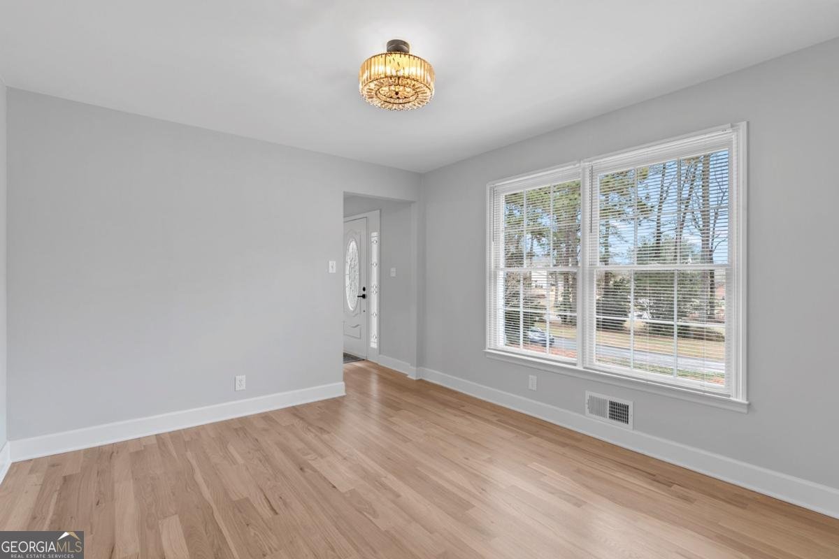 2802 Lakeview Court Buford - Photo 10