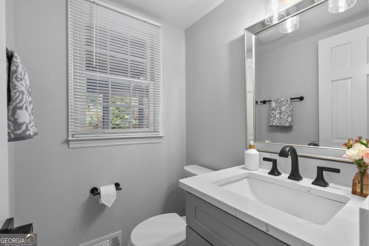 2802 Lakeview Court Buford - Photo 12