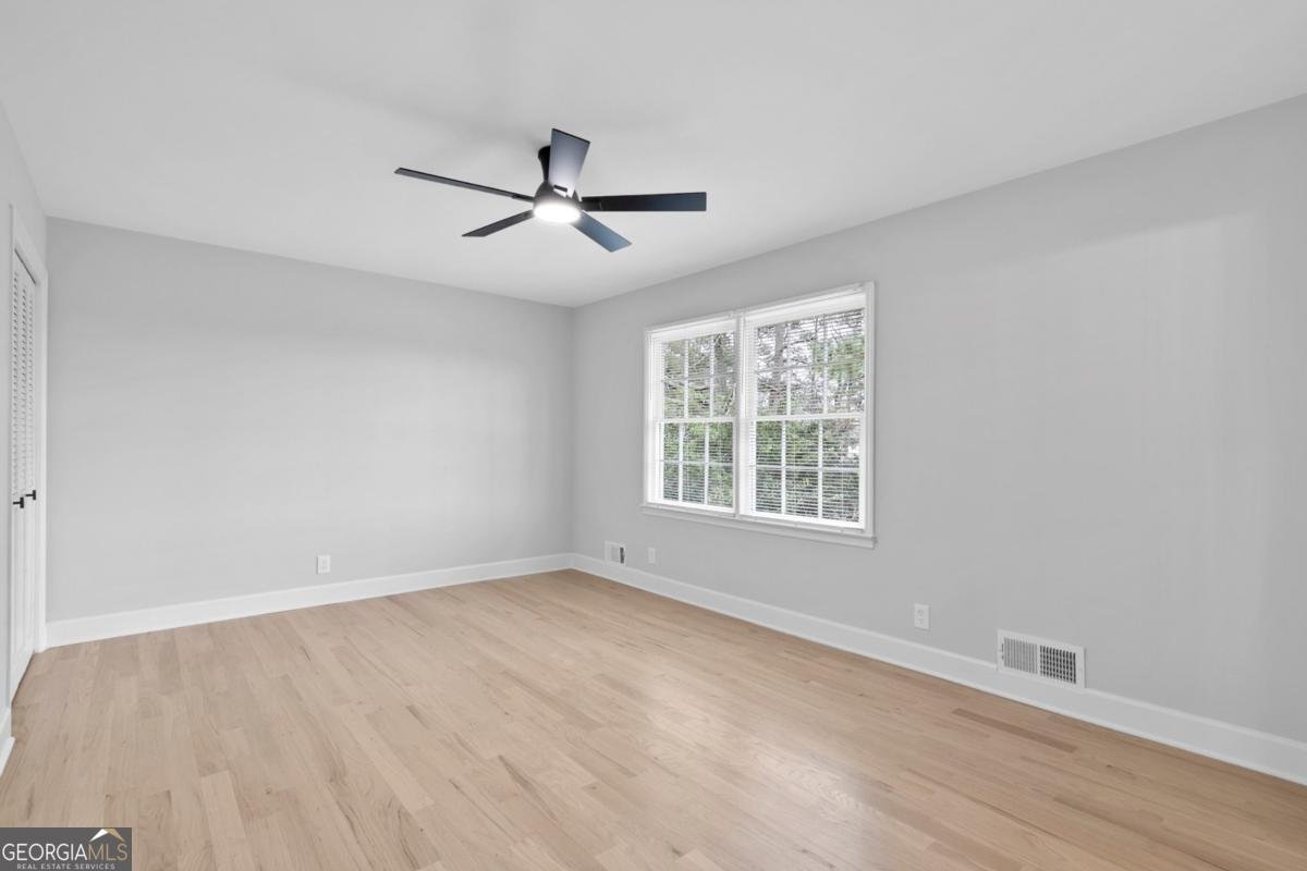 2802 Lakeview Court Buford - Photo 13