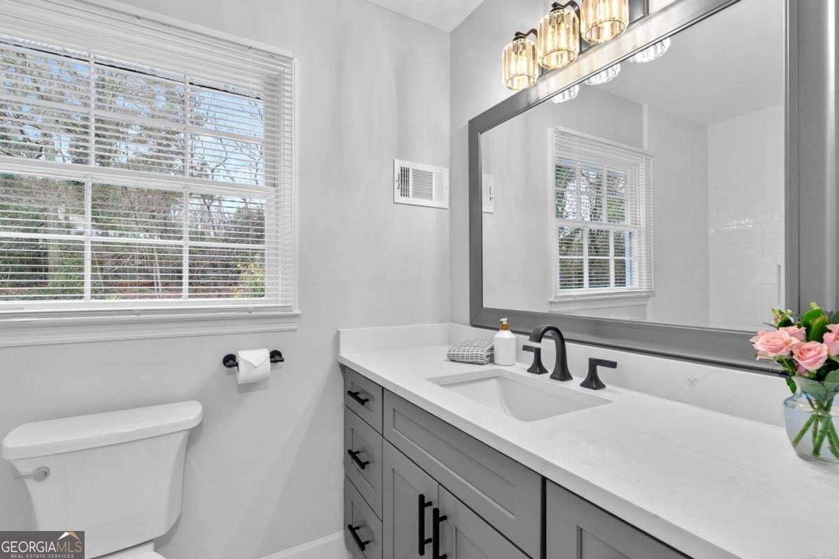 2802 Lakeview Court Buford - Photo 17