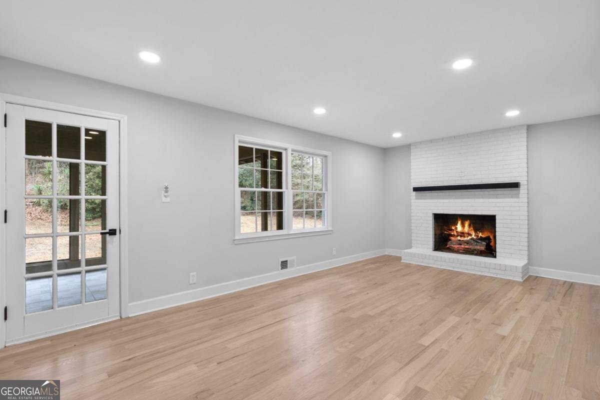 2802 Lakeview Court Buford - Photo 8