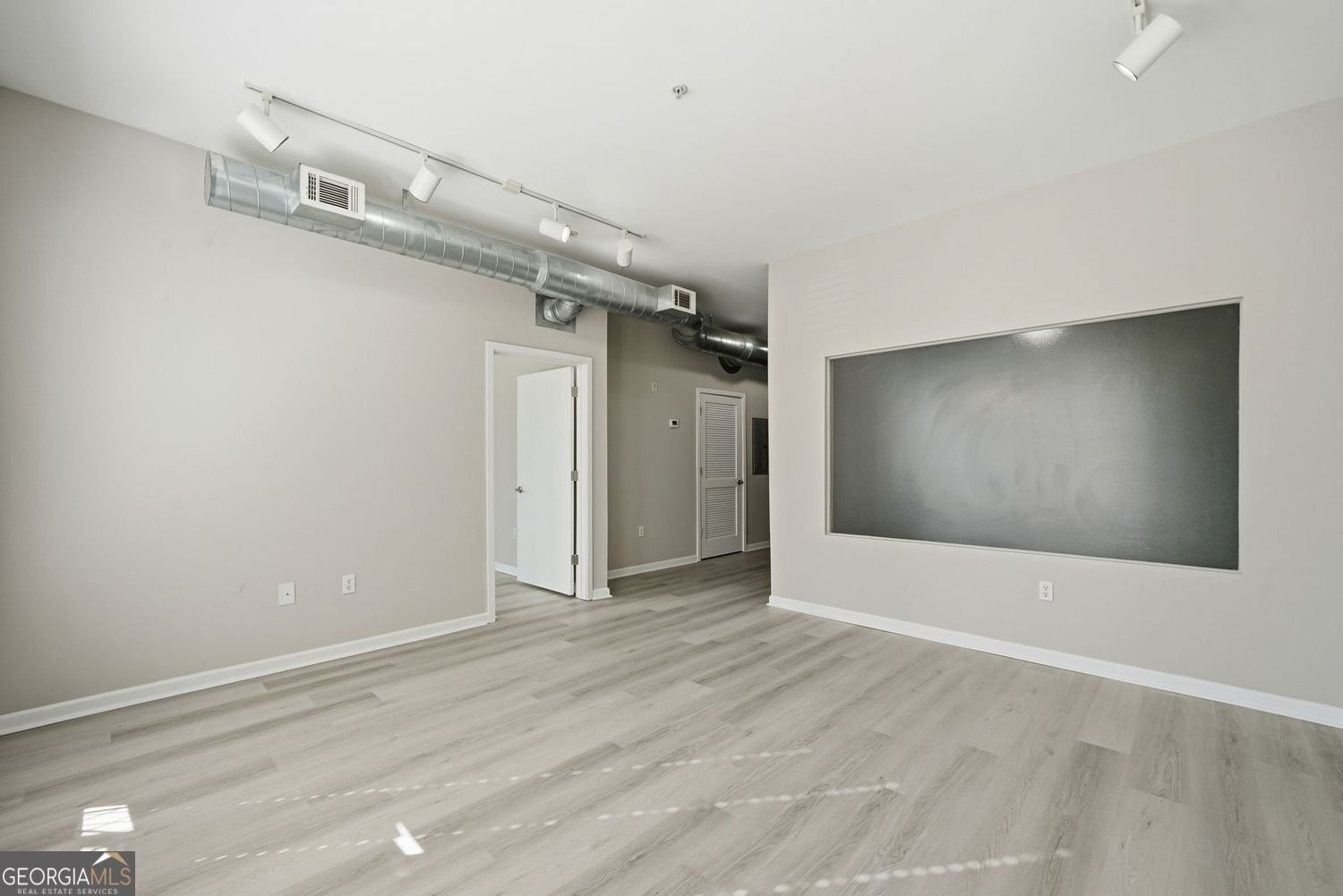 5300 Peachtree Road Atlanta - Photo 25