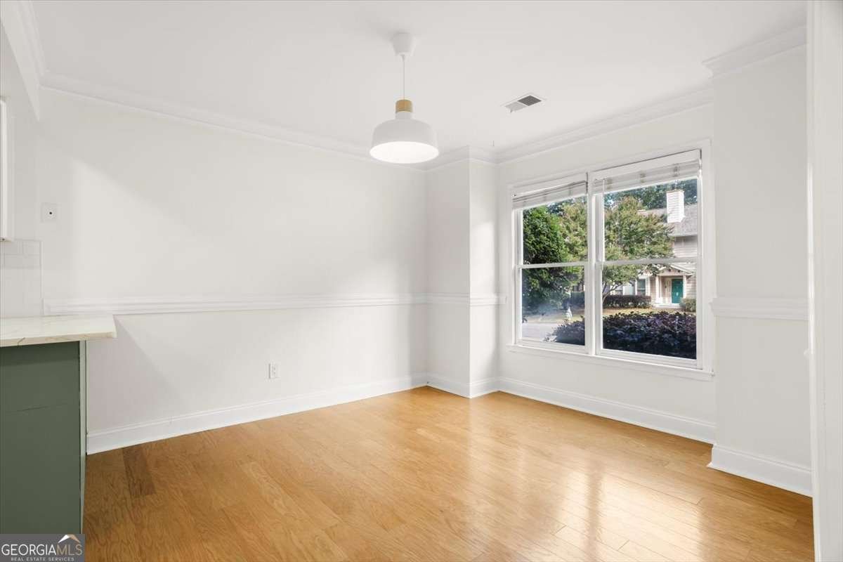 232 Peachtree Hollow Court Sandy Springs - Photo 10