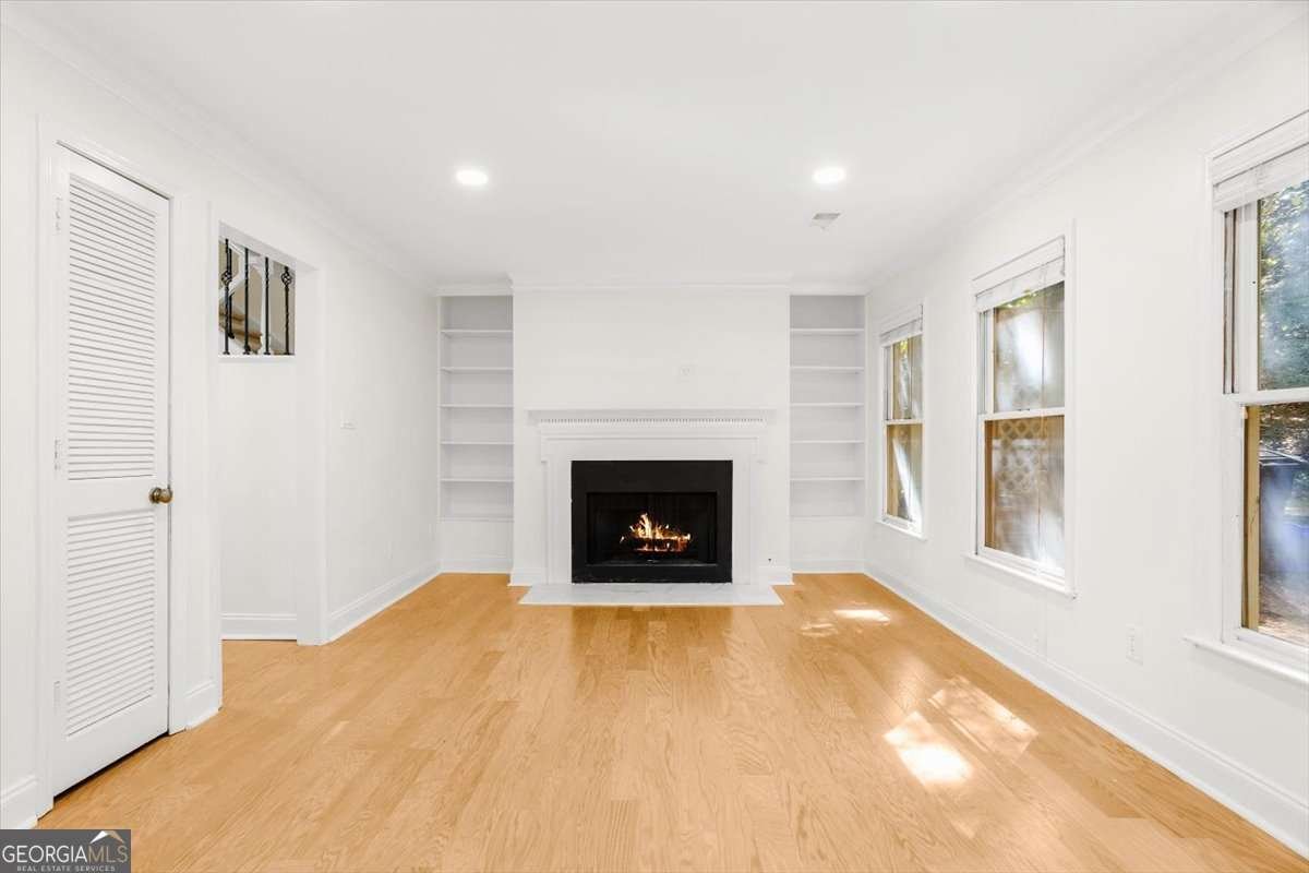 232 Peachtree Hollow Court Sandy Springs - Photo 13