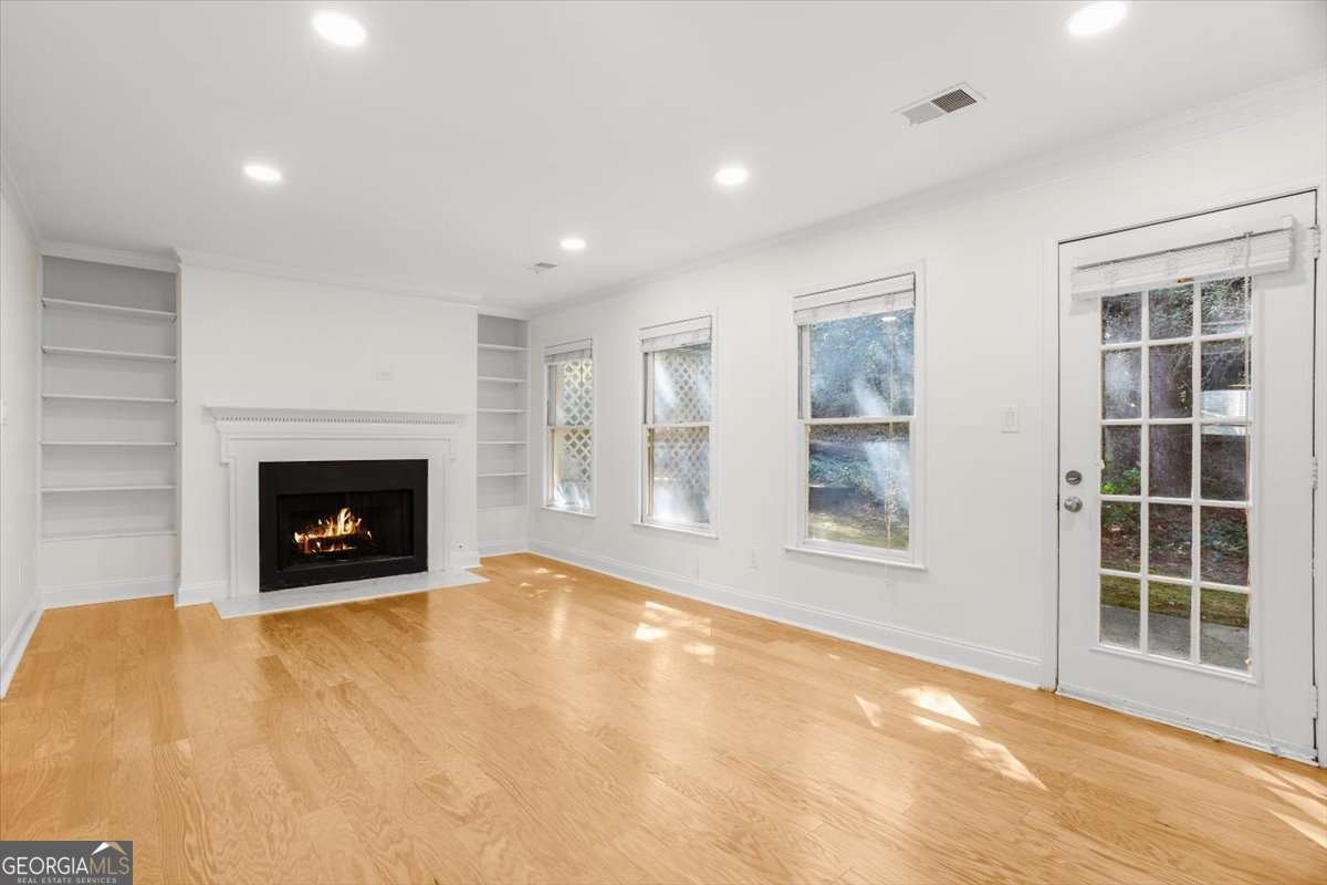 232 Peachtree Hollow Court Sandy Springs - Photo 14