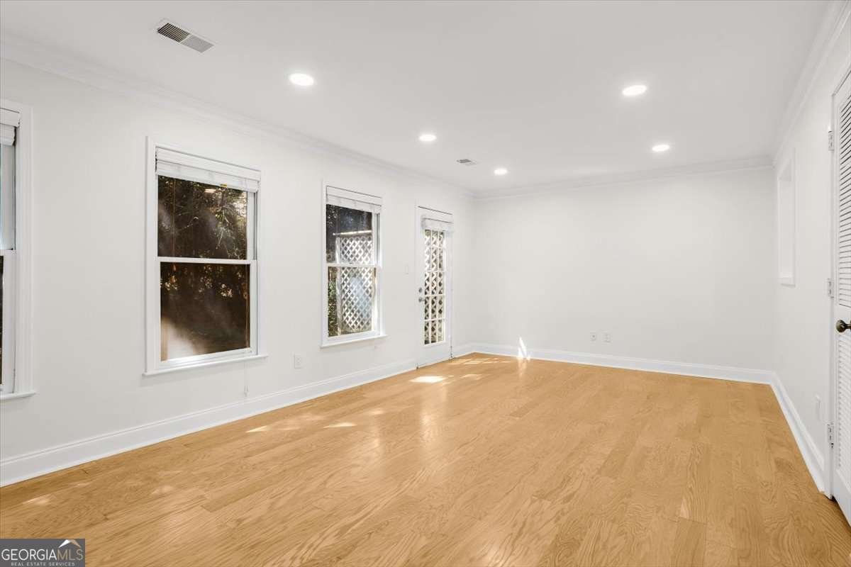 232 Peachtree Hollow Court Sandy Springs - Photo 15