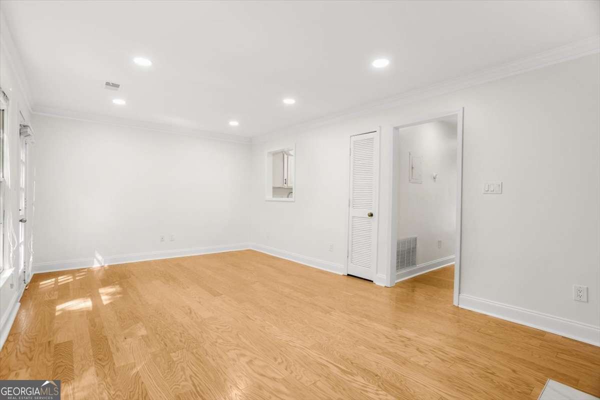 232 Peachtree Hollow Court Sandy Springs - Photo 16