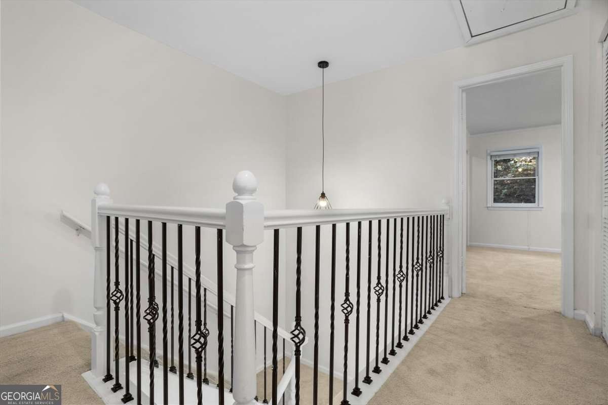 232 Peachtree Hollow Court Sandy Springs - Photo 18