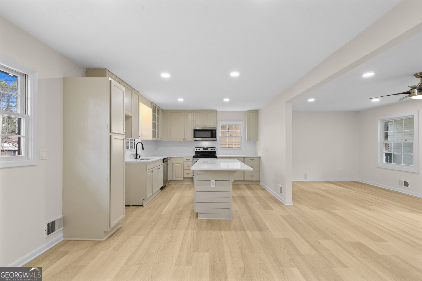 2347 Greenway Drive Decatur - Photo 8