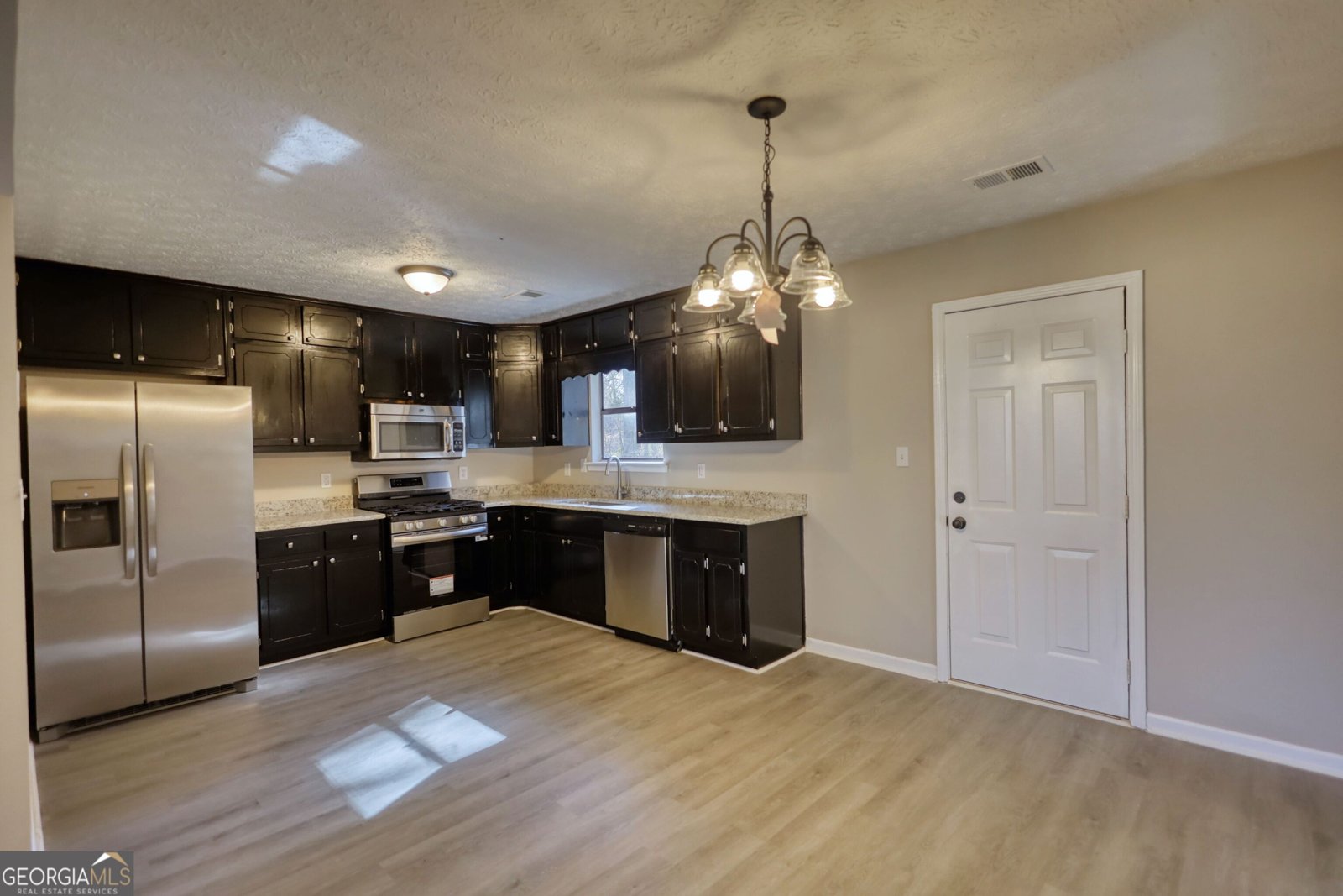 85 Valley Drive Stockbridge - Photo 8