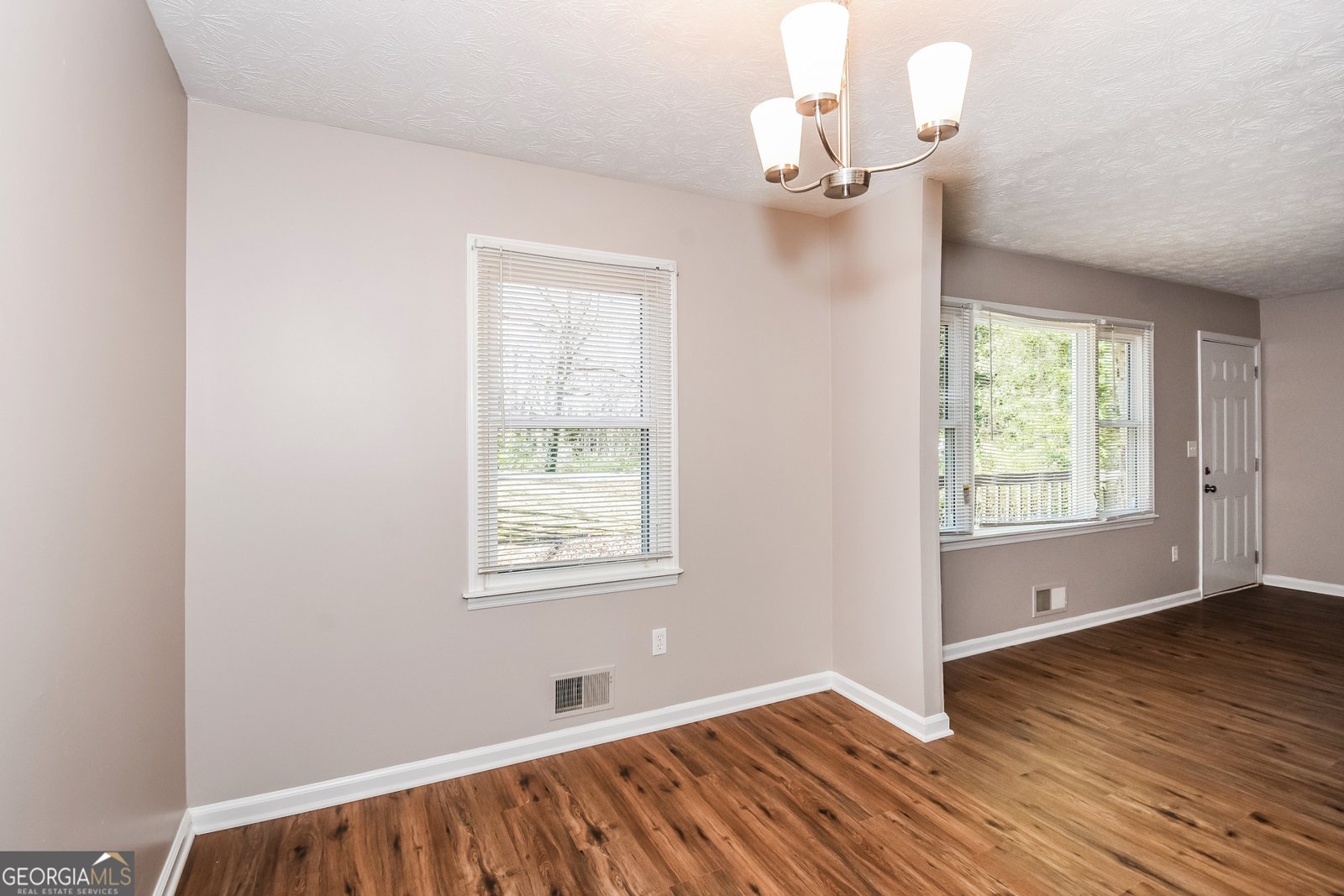 156 King David Drive Lilburn - Photo 6