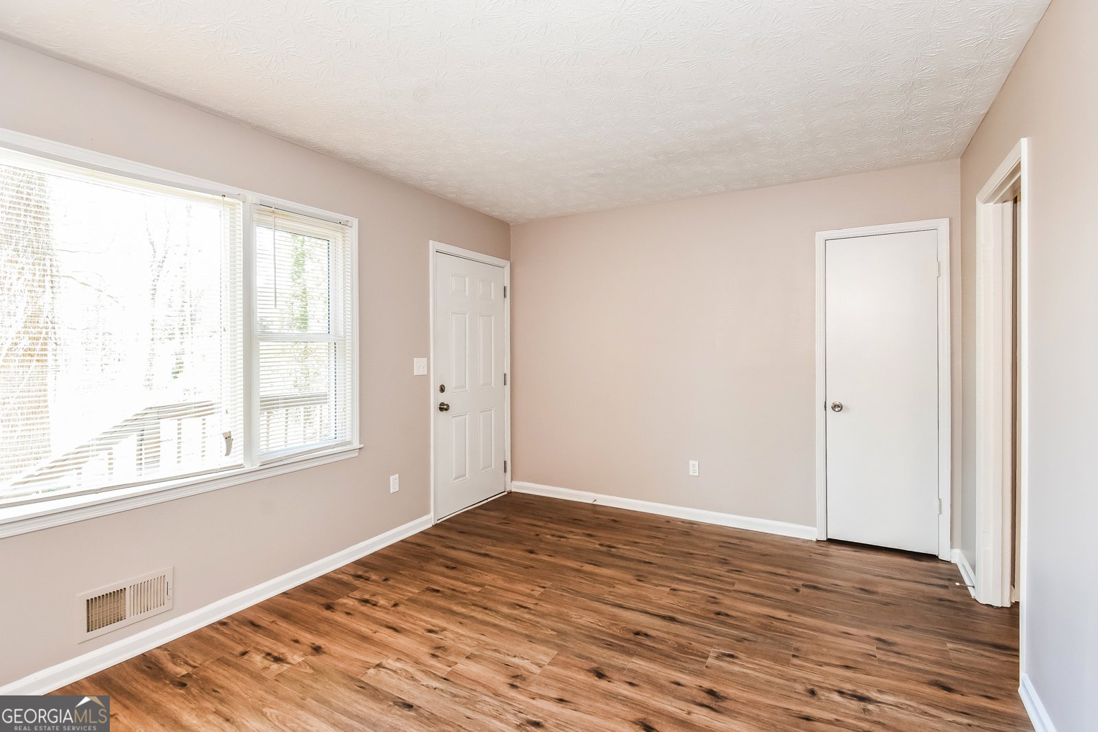 156 King David Drive Lilburn - Photo 9