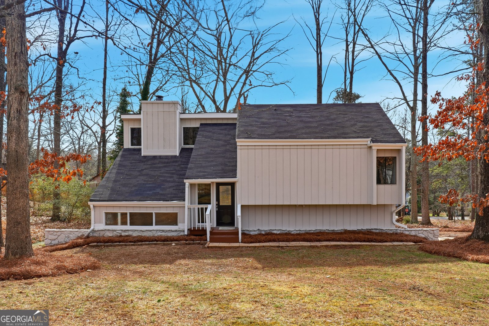 5001 Hickory Oak Court Stone Mountain - Photo 1