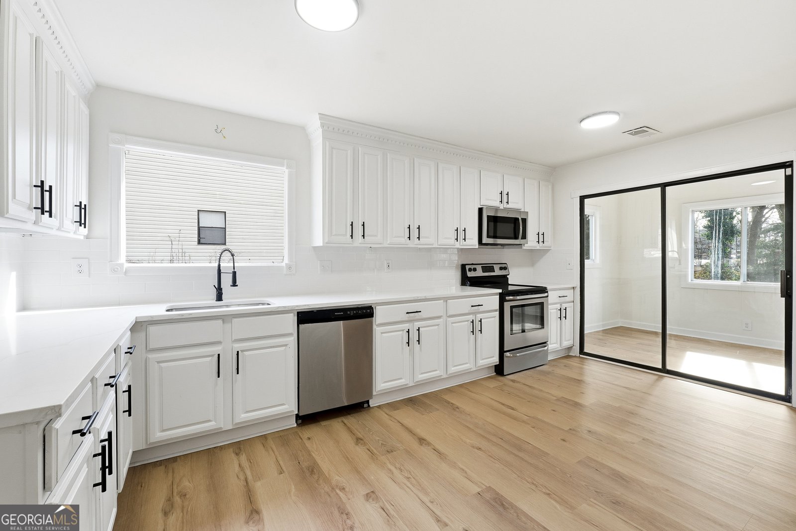 5001 Hickory Oak Court Stone Mountain - Photo 6