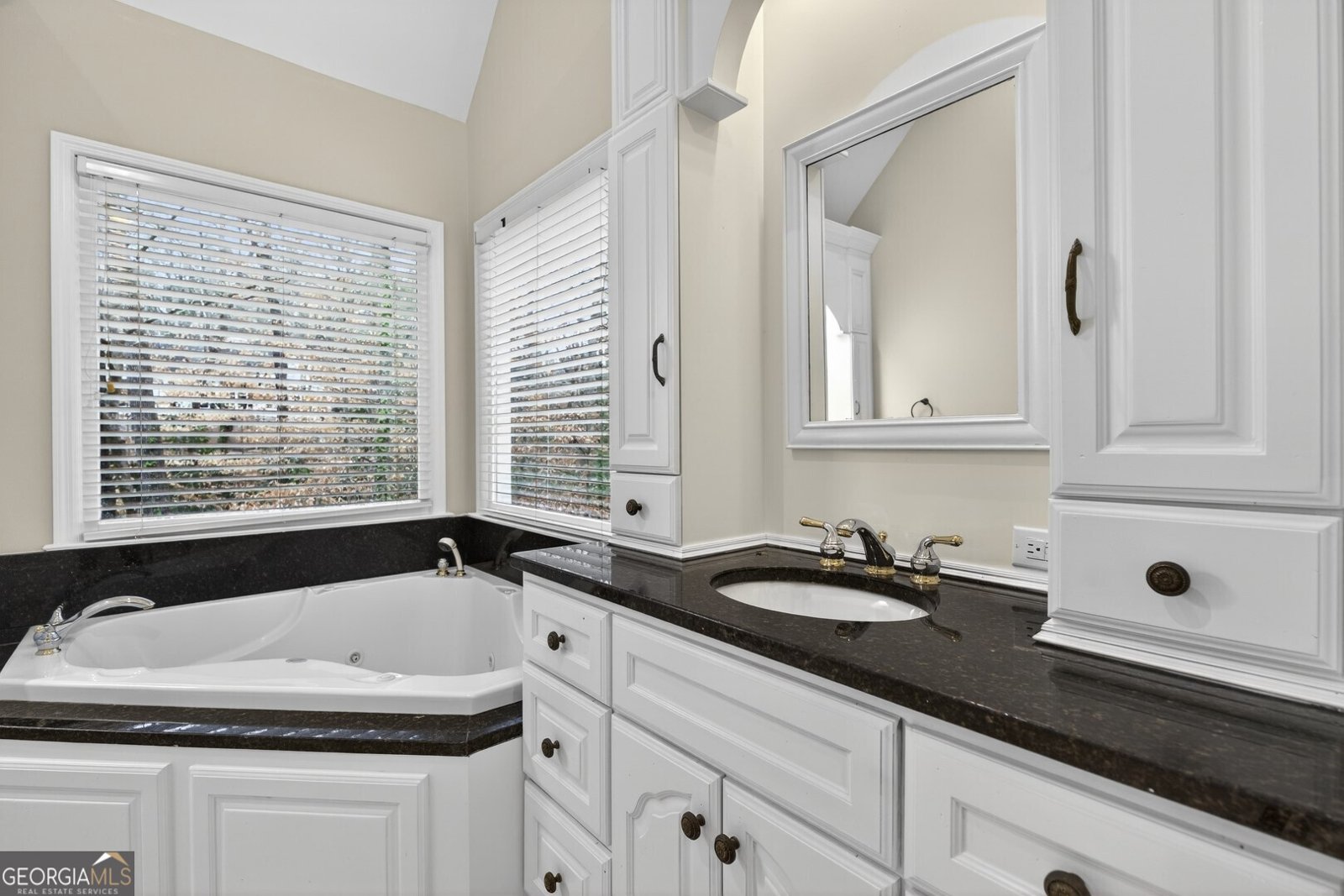 208 Huntington Court Macon - Photo 36