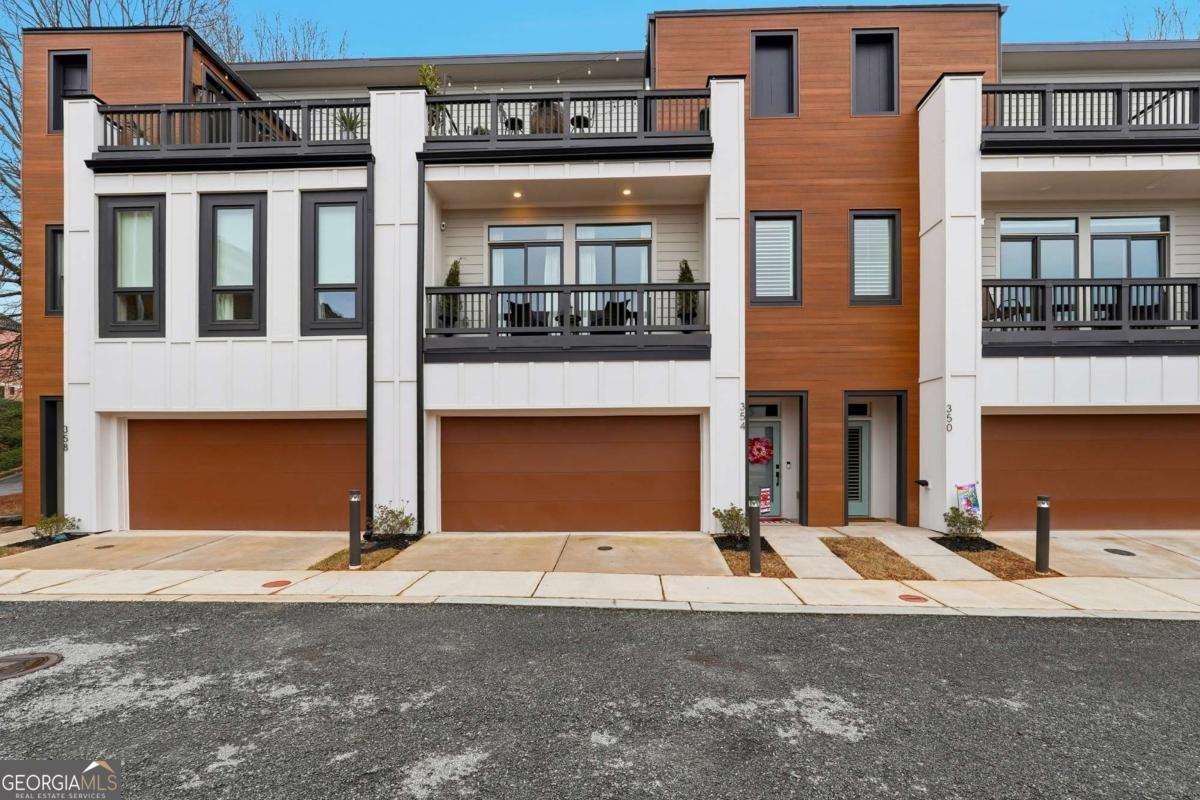 354 Clarendon Court Gainesville - Photo 1