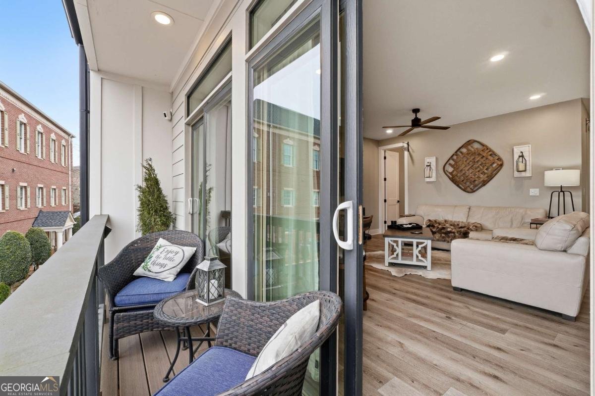 354 Clarendon Court Gainesville - Photo 8