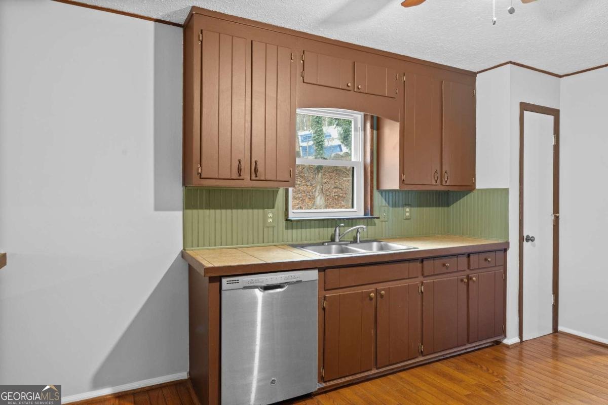 426 Riverlake Court Woodstock - Photo 14