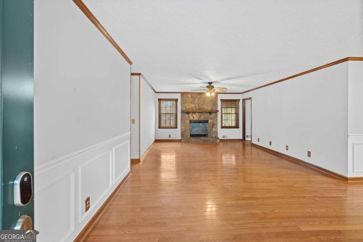 426 Riverlake Court Woodstock - Photo 6