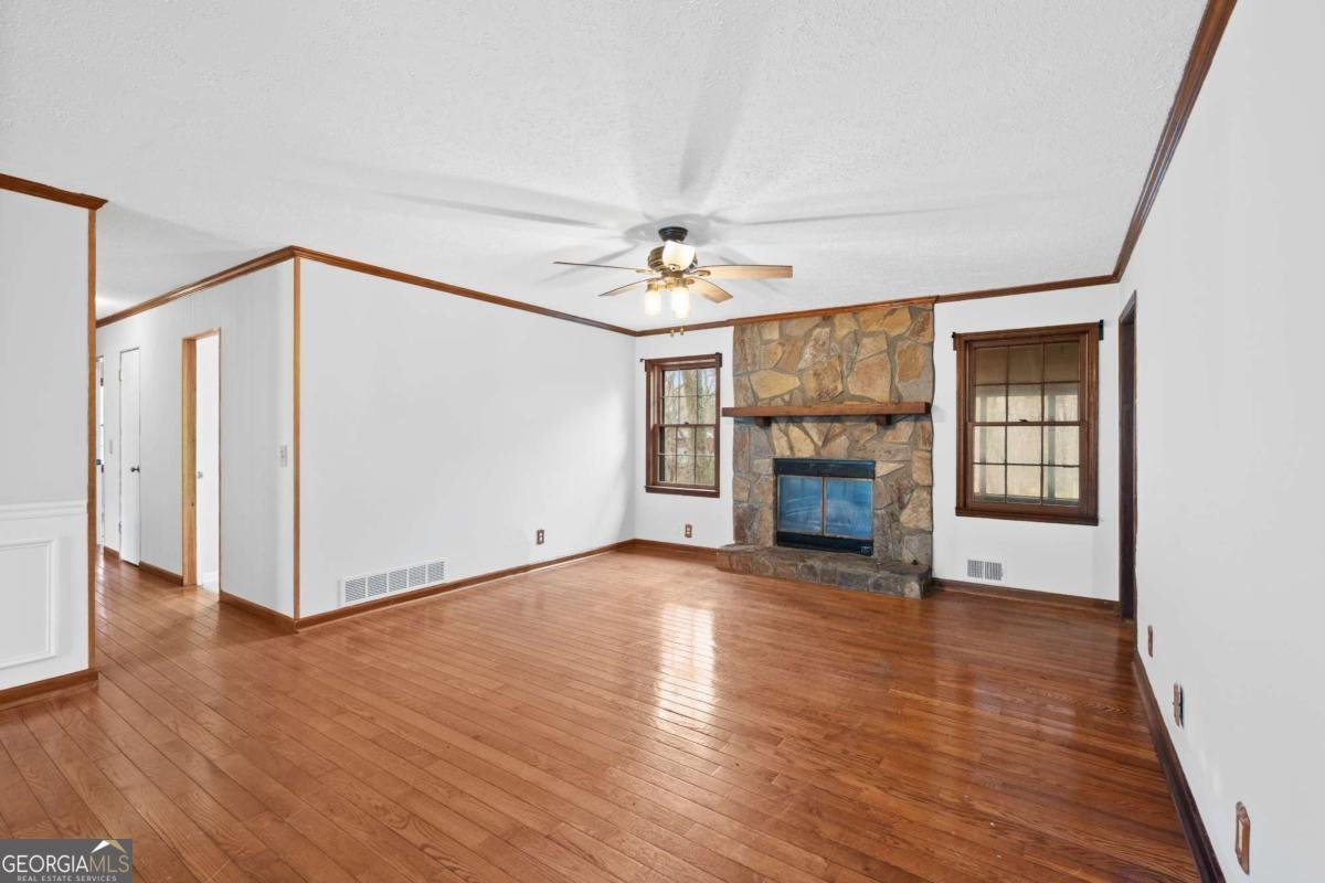 426 Riverlake Court Woodstock - Photo 8