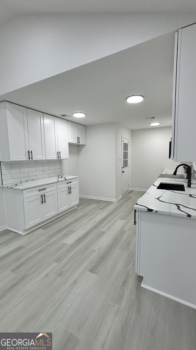 5285 Greenwood Terrace Macon - Photo 6