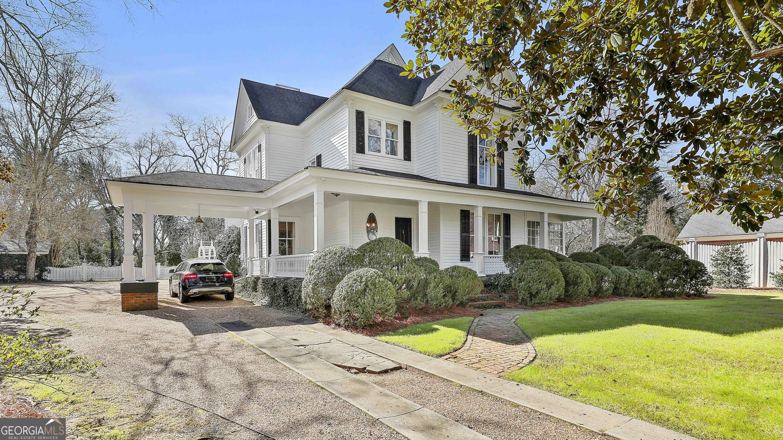 372 E College St Griffin - Photo 1