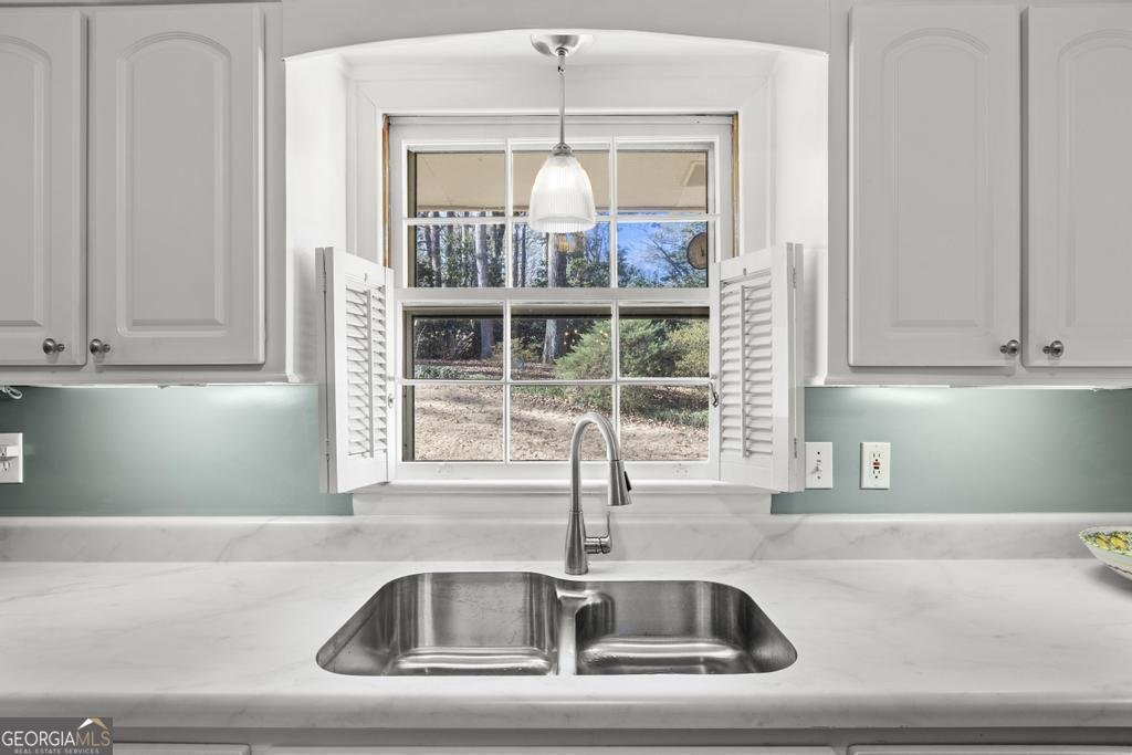 2042 Silvastone Drive Atlanta - Photo 15