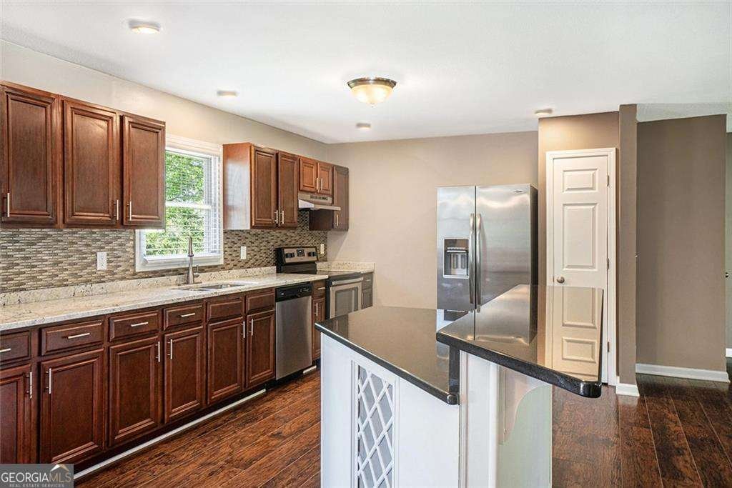 1085 Azalea Circle Marietta - Photo 9