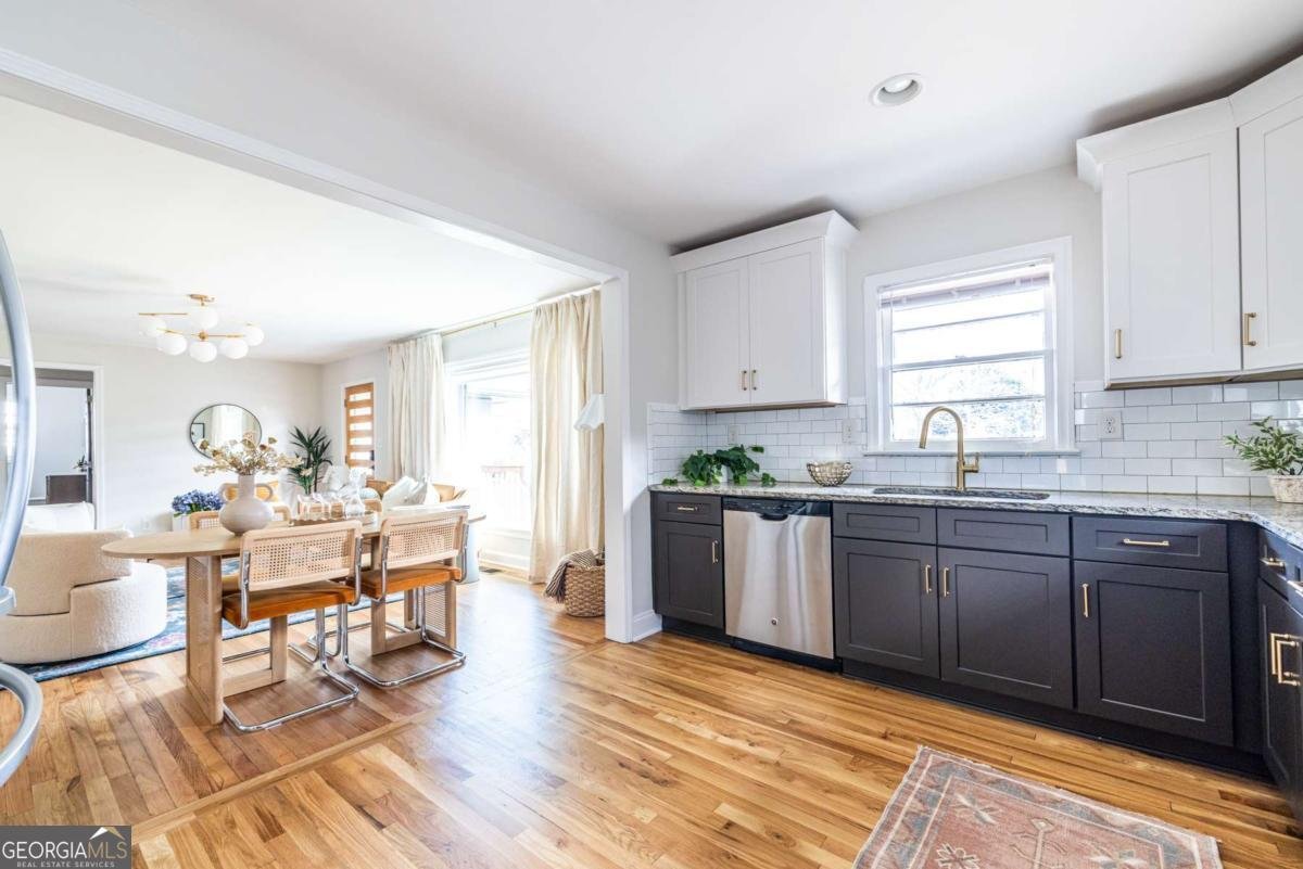 2061 Cloverdale Drive Atlanta - Photo 13