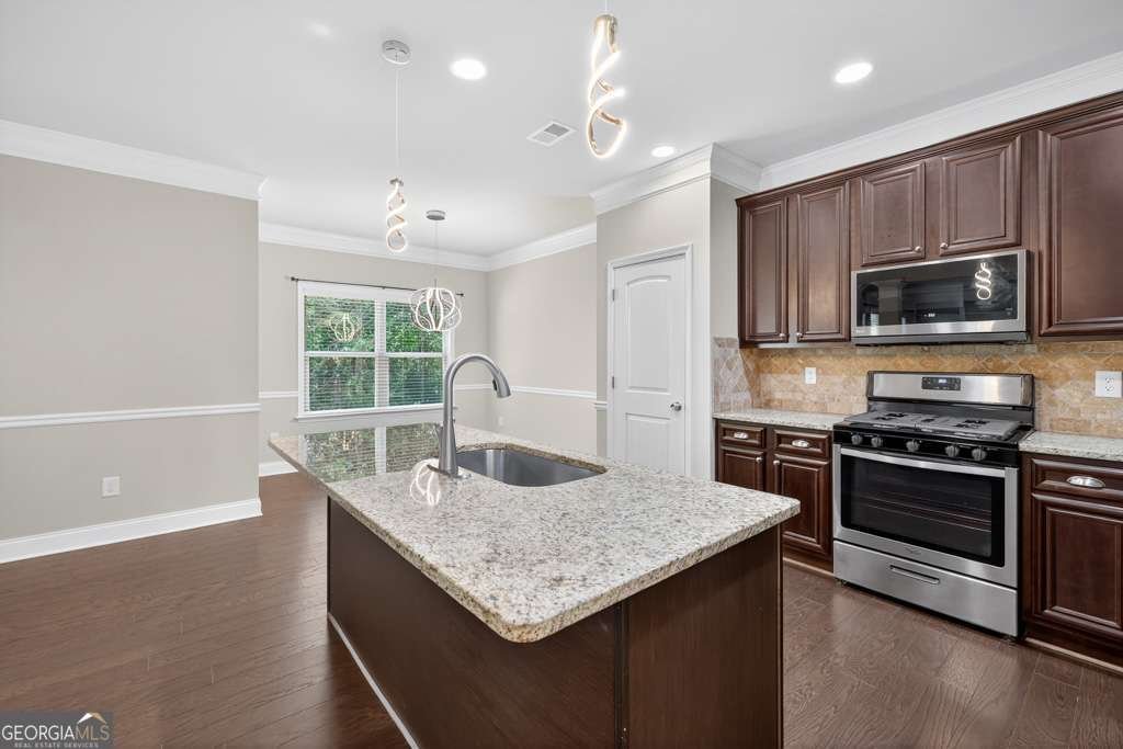 484 CRESTMONT Lane Canton - Photo 15