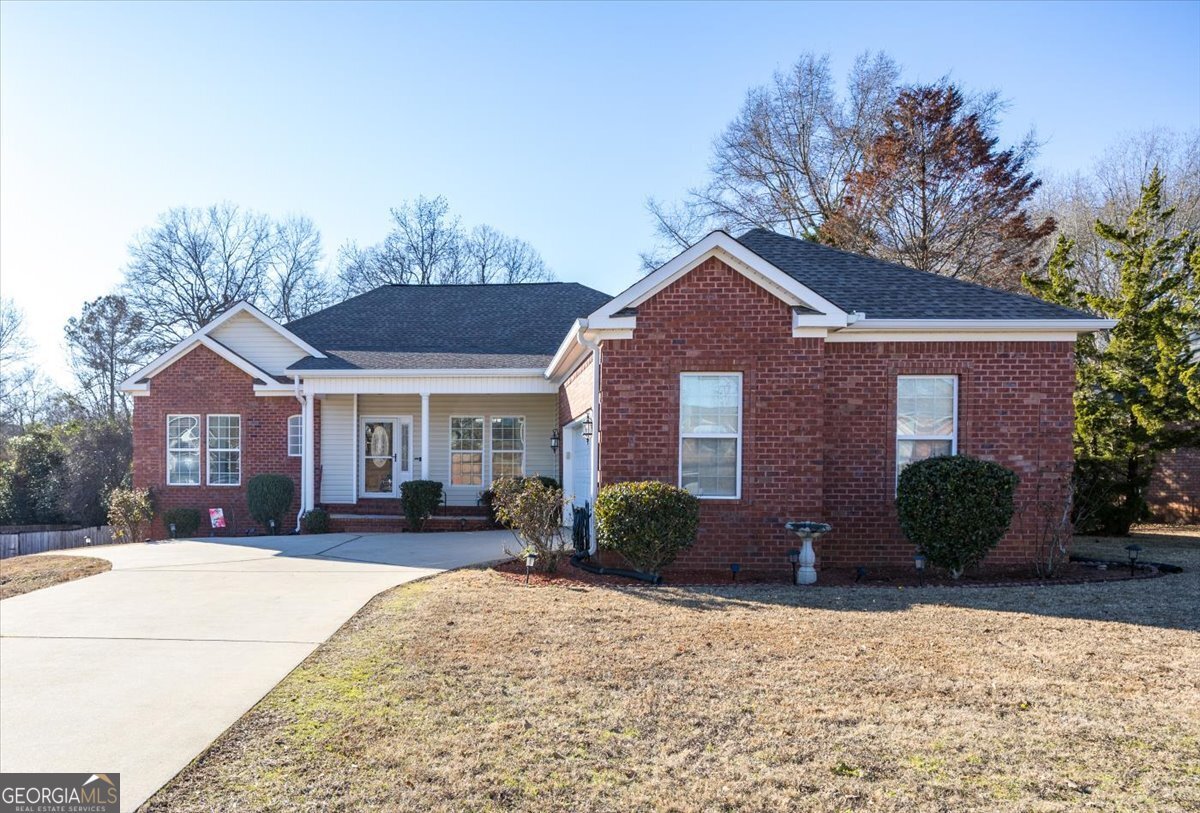 420 Southland Trail Byron - Photo 1