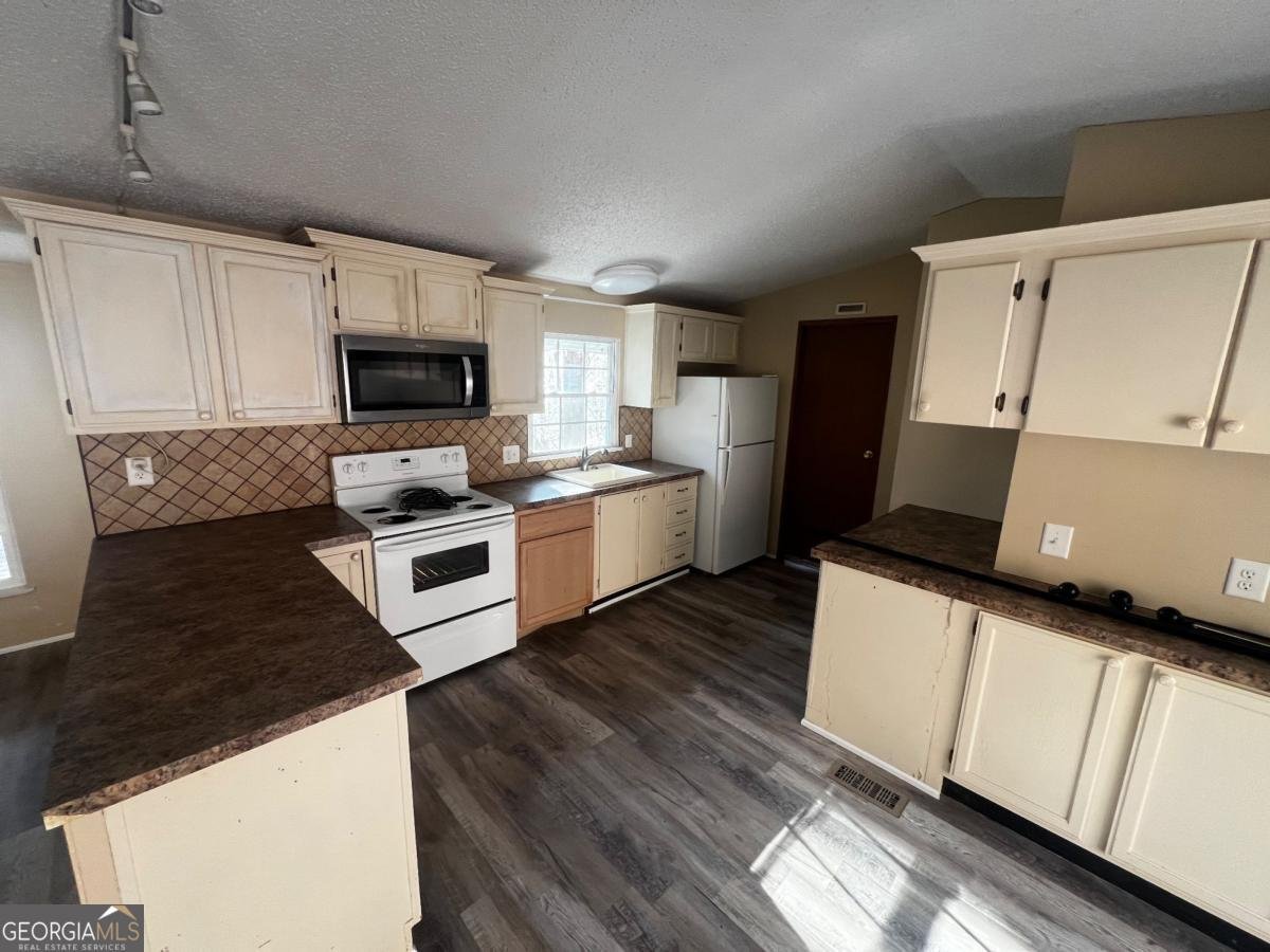 206 Oakridge Drive Cleveland - Photo 6