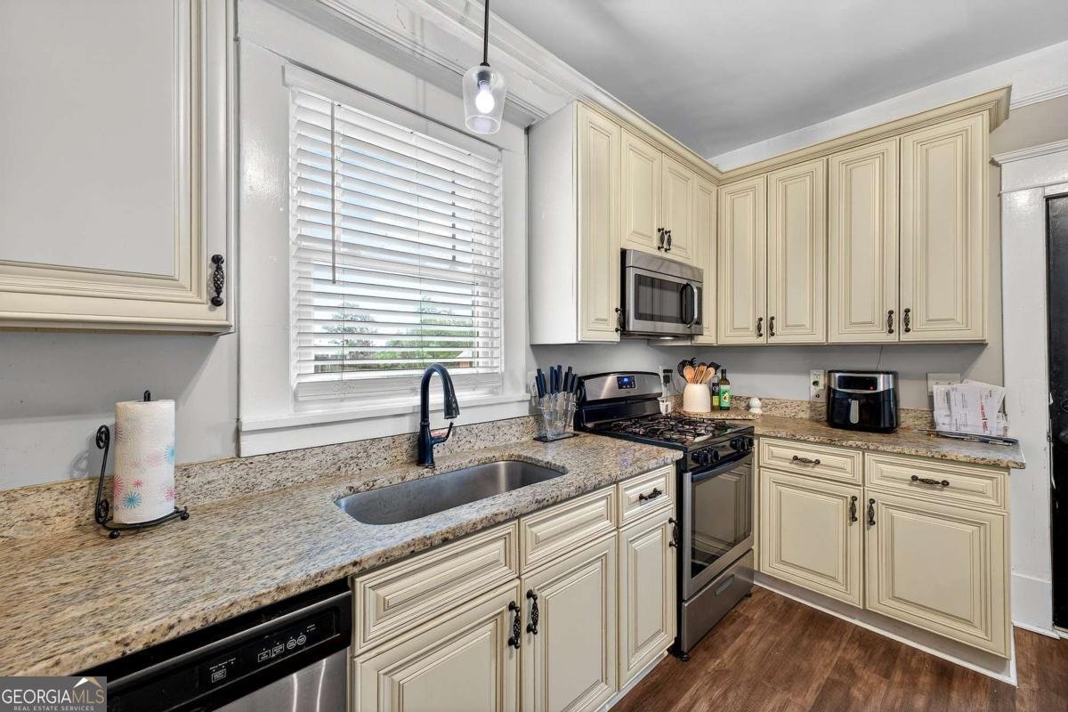 8702 Campbellton Street Douglasville - Photo 10