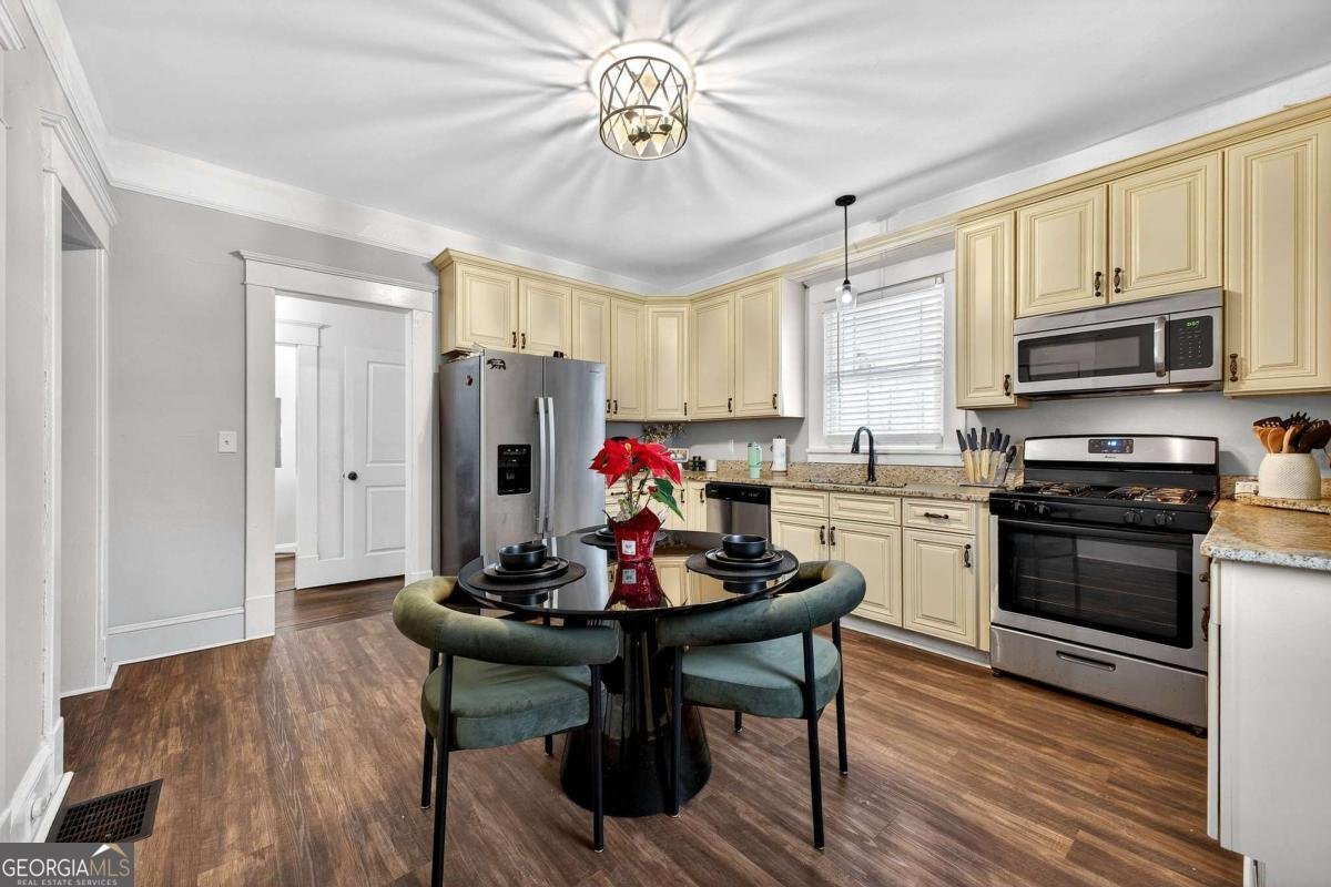 8702 Campbellton Street Douglasville - Photo 6