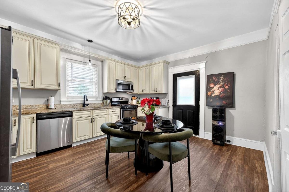 8702 Campbellton Street Douglasville - Photo 7