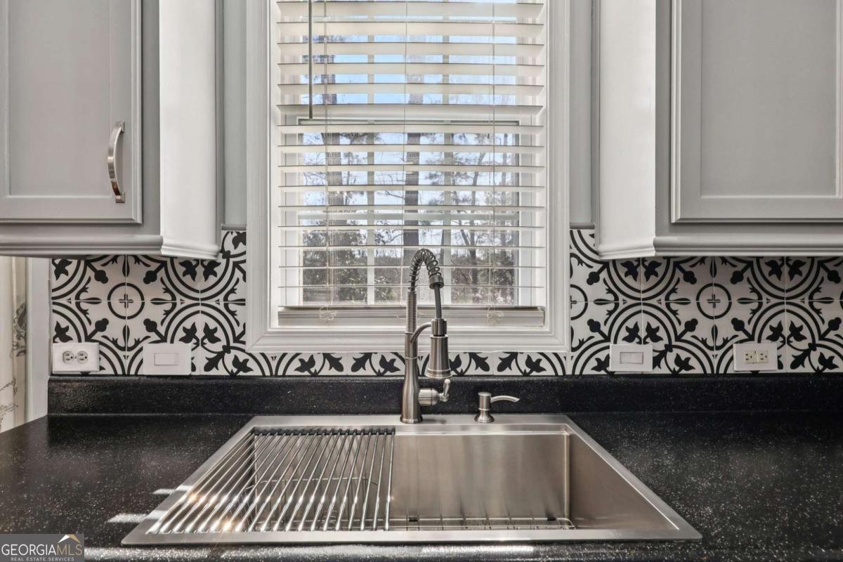 6162 Red Maple Road Atlanta - Photo 17