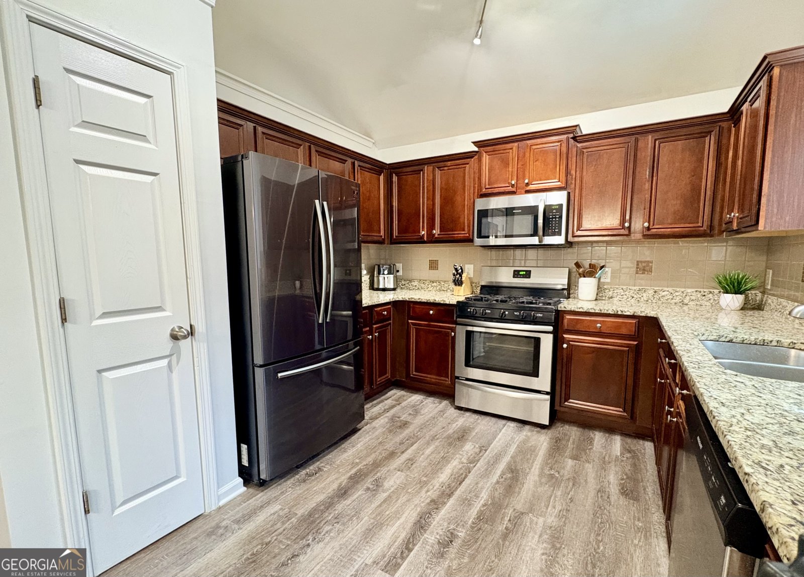 2140 Mina Lane Drive Buford - Photo 6