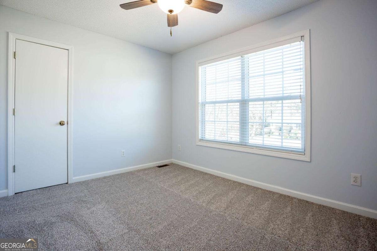 208 Windfield Drive Woodstock - Photo 14