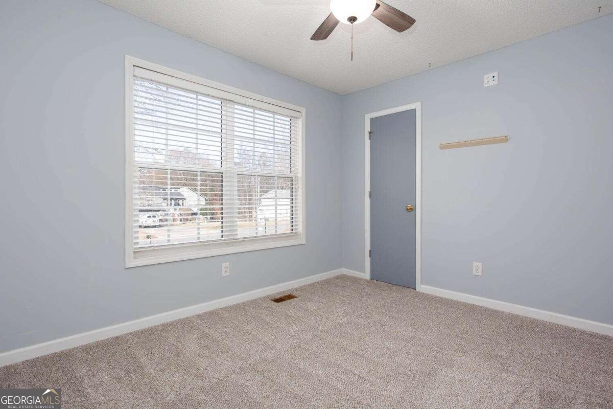 208 Windfield Drive Woodstock - Photo 15