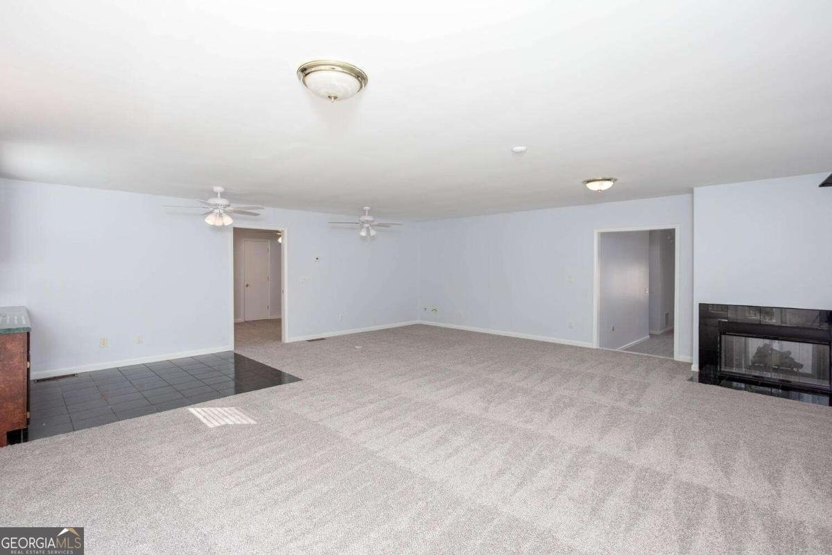 208 Windfield Drive Woodstock - Photo 8