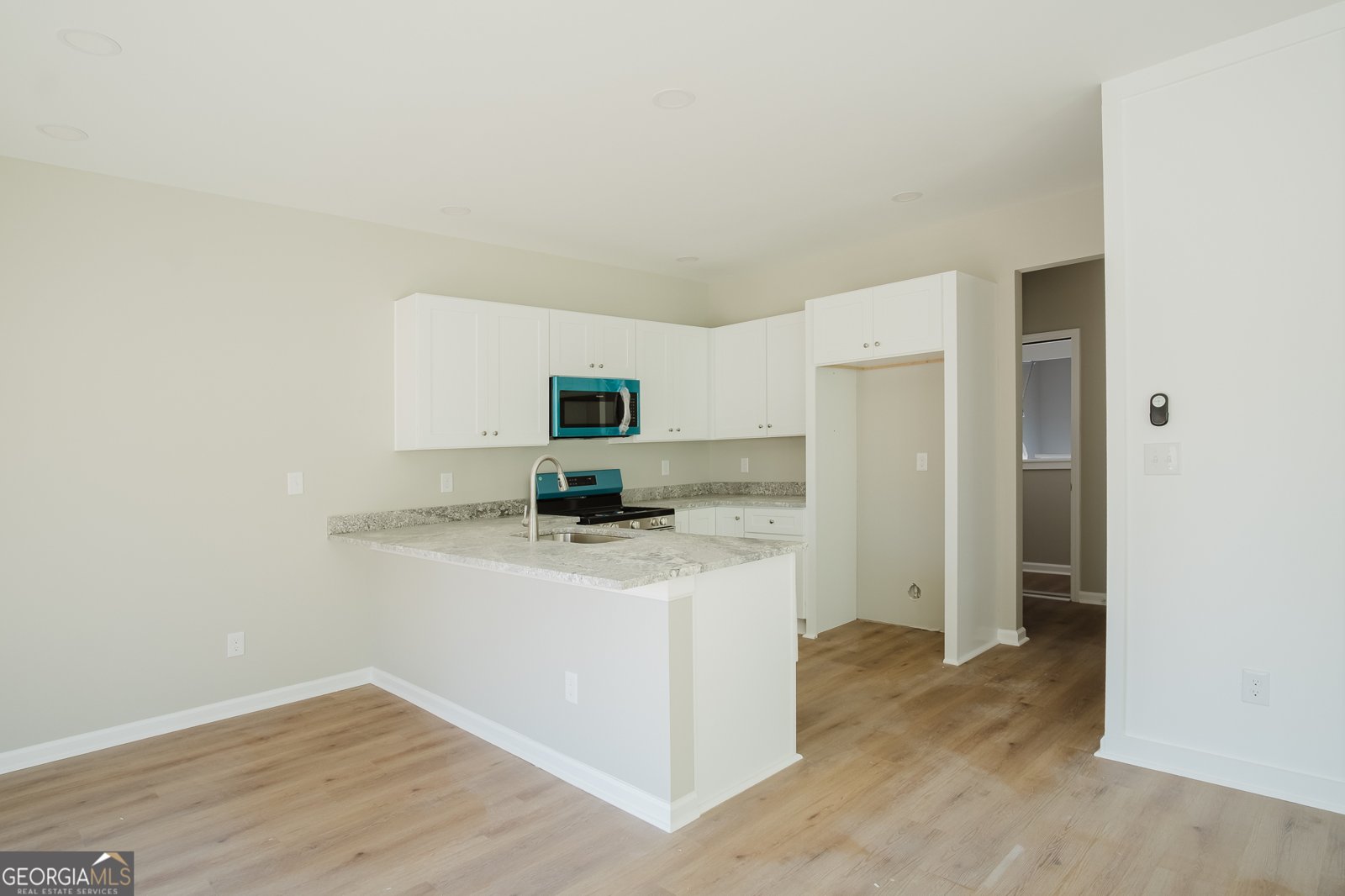 112 Neal Avenue Stockbridge - Photo 7