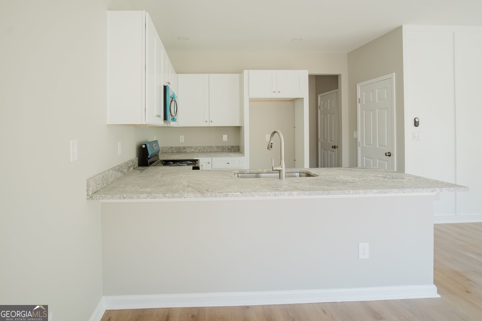 112 Neal Avenue Stockbridge - Photo 8