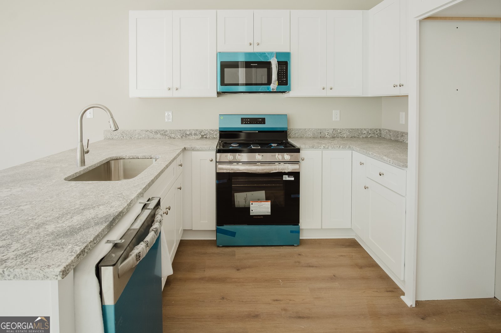 112 Neal Avenue Stockbridge - Photo 9