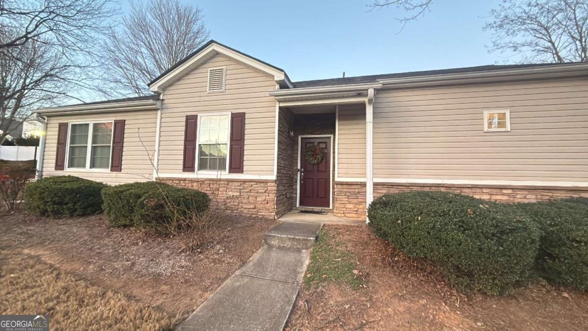 326 Hiawassee Drive Woodstock - Photo 1