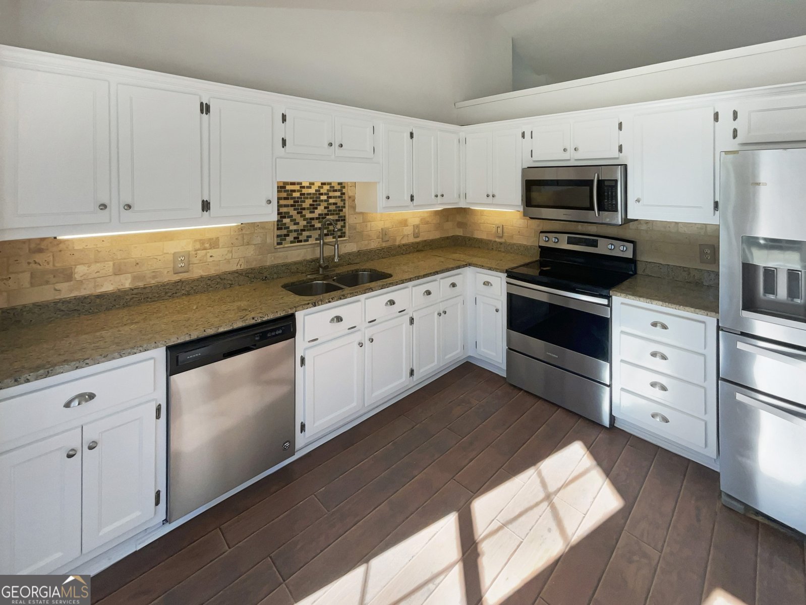 180 Honeysuckle Drive Calhoun - Photo 6