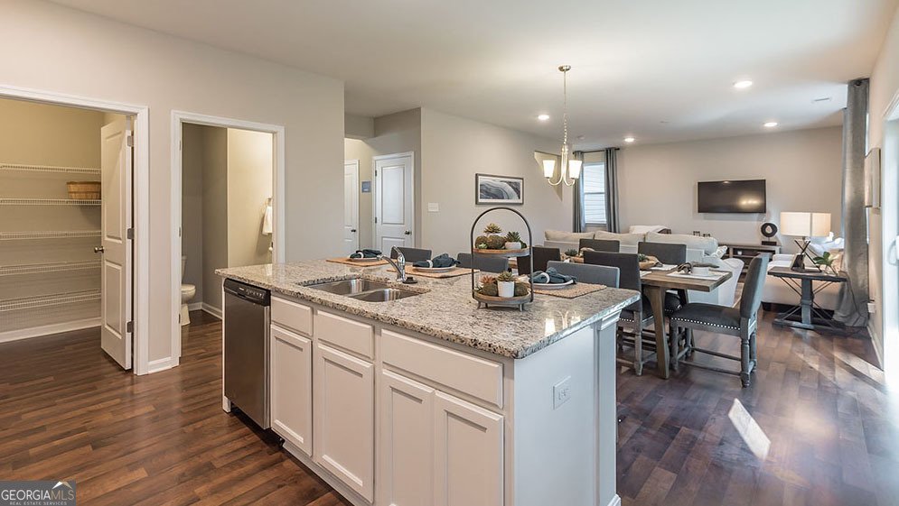 242 Storm Lane Hoschton - Photo 7