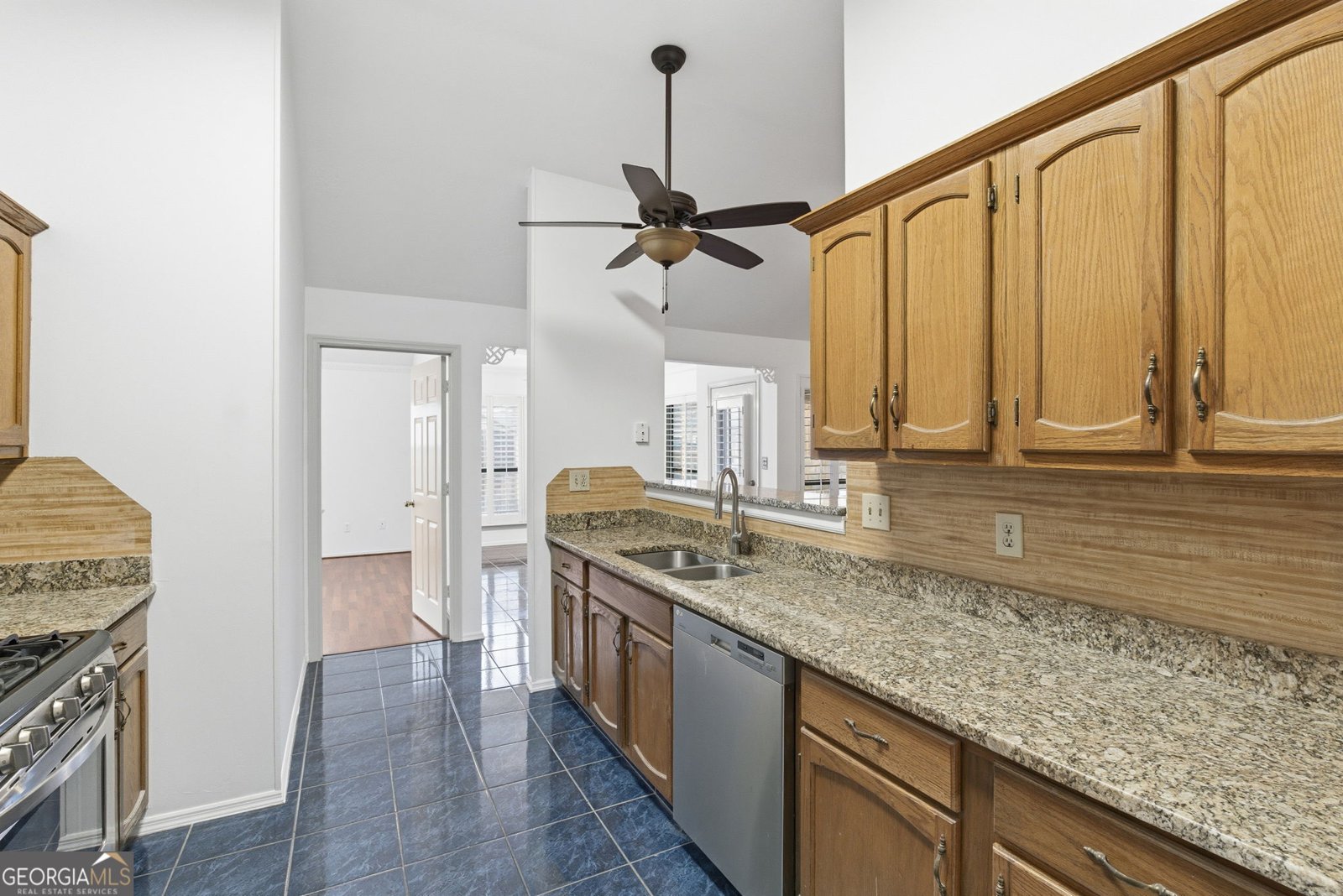 523 Shore Road Lithonia - Photo 8